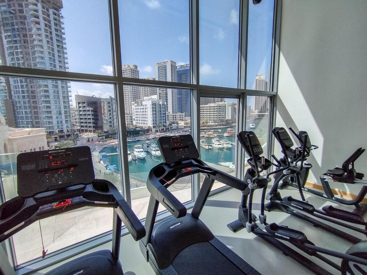 Incredible 3-bed With Marina Views! Appartement